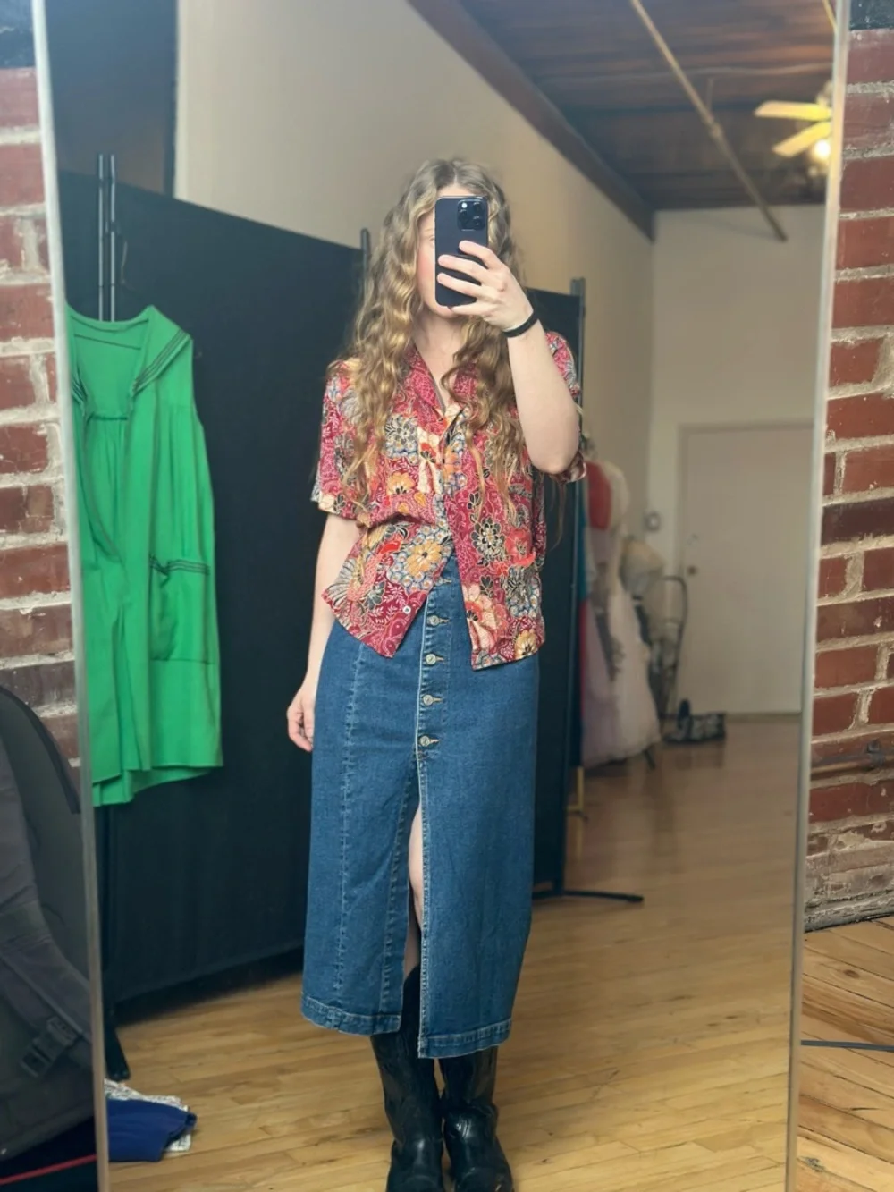 Claiborne Silk Red Floral Paisley Button-Up Short Sleeve Blouse - Picture 3 of 7